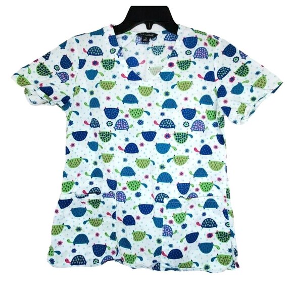 Zoe Chloe XS Turtle Graphics White Decorative Cotton Scrub Top Mint Condition - Picture 1 of 8